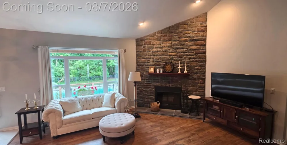 5818 Pine Trace Court Genoa Township, MI 48843