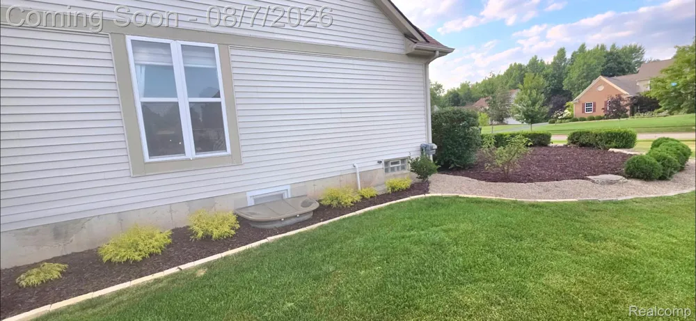5818 Pine Trace Court Genoa Township, MI 48843