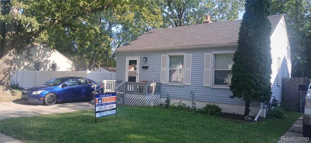 26241 Annapolis Street Dearborn Heights City, MI 48125