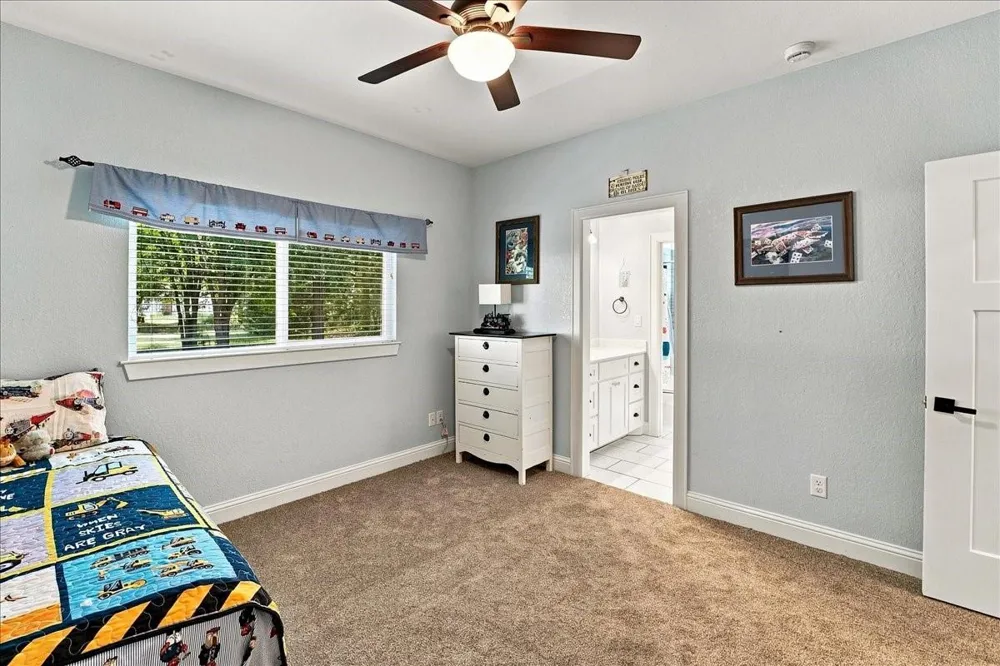 14448 Meadow Glen Road Lindale, TX 75771