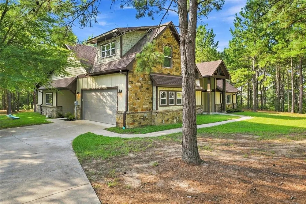 14448 Meadow Glen Road Lindale, TX 75771