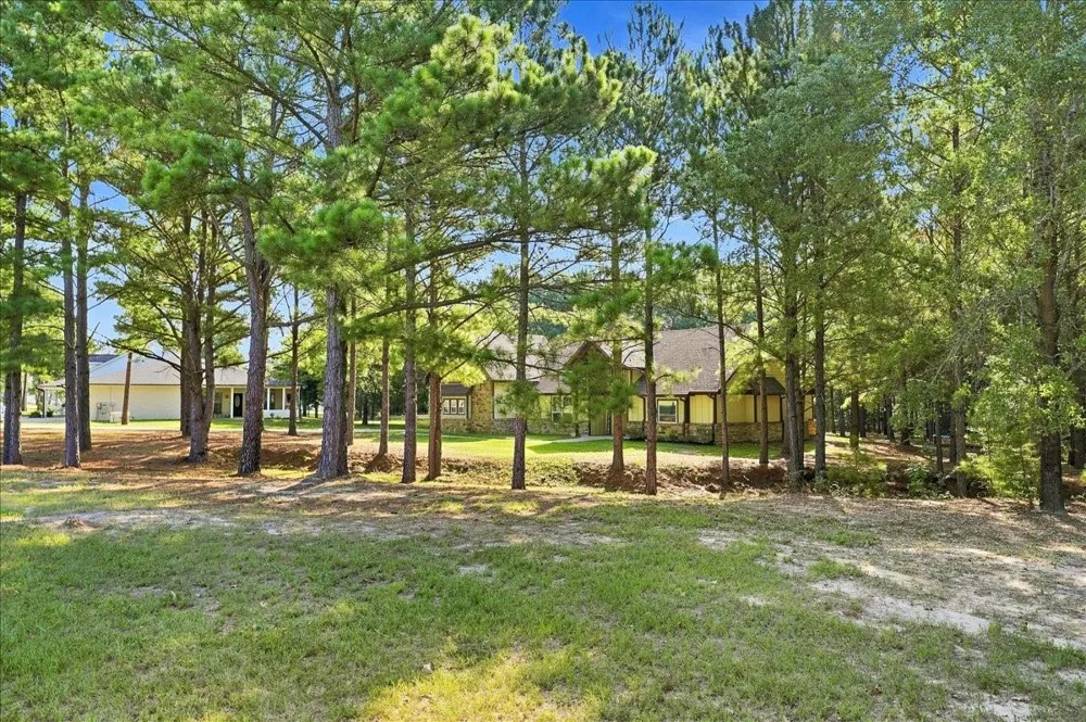 14448 Meadow Glen Road Lindale, TX 75771