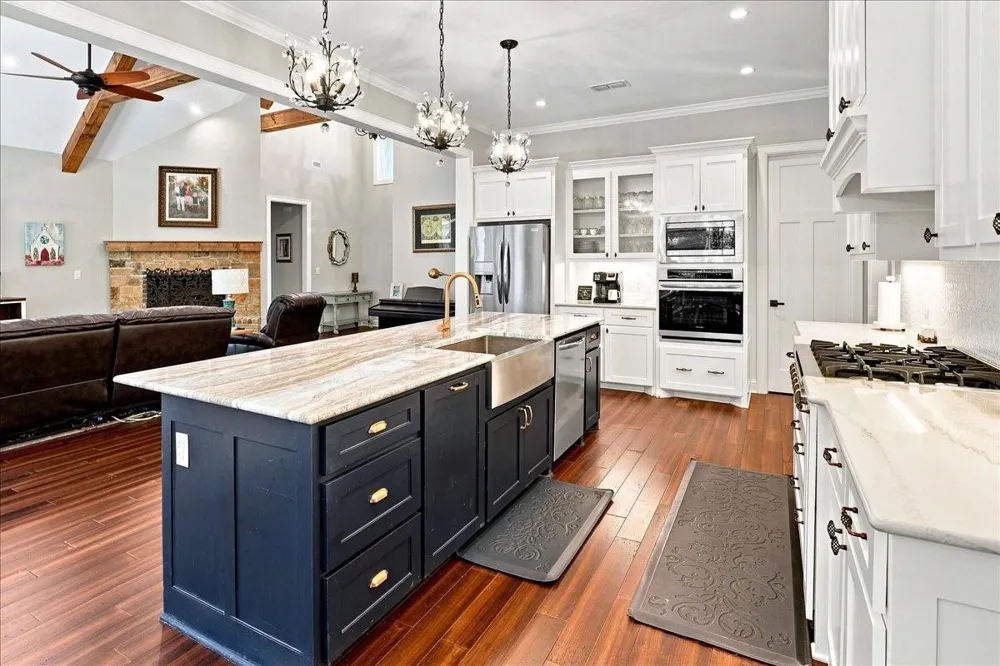14448 Meadow Glen Road Lindale, TX 75771