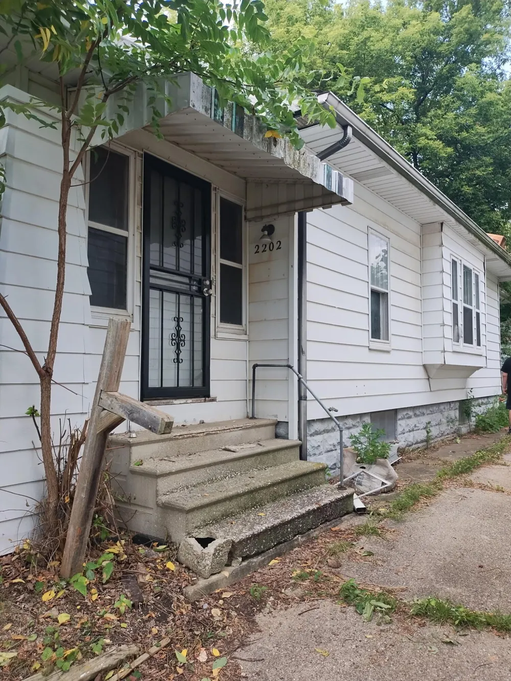 2202 Swayze Street Flint, MI 48503