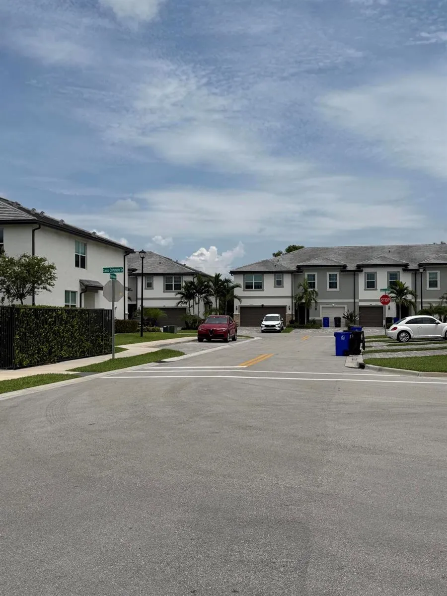 2933 OLIVIA AVENUE Lauderdale Lakes, FL 33311