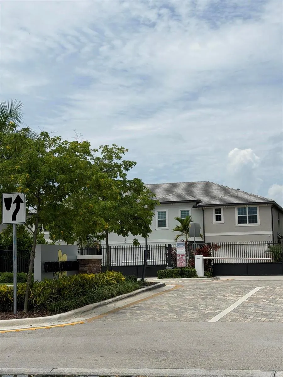 2933 OLIVIA AVENUE Lauderdale Lakes, FL 33311