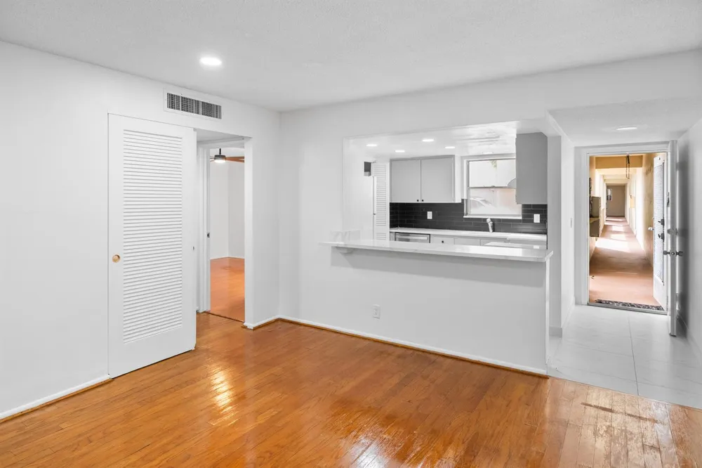 2540 BOUNDBROOK BOULEVARD #110 Palm Springs, FL 33406