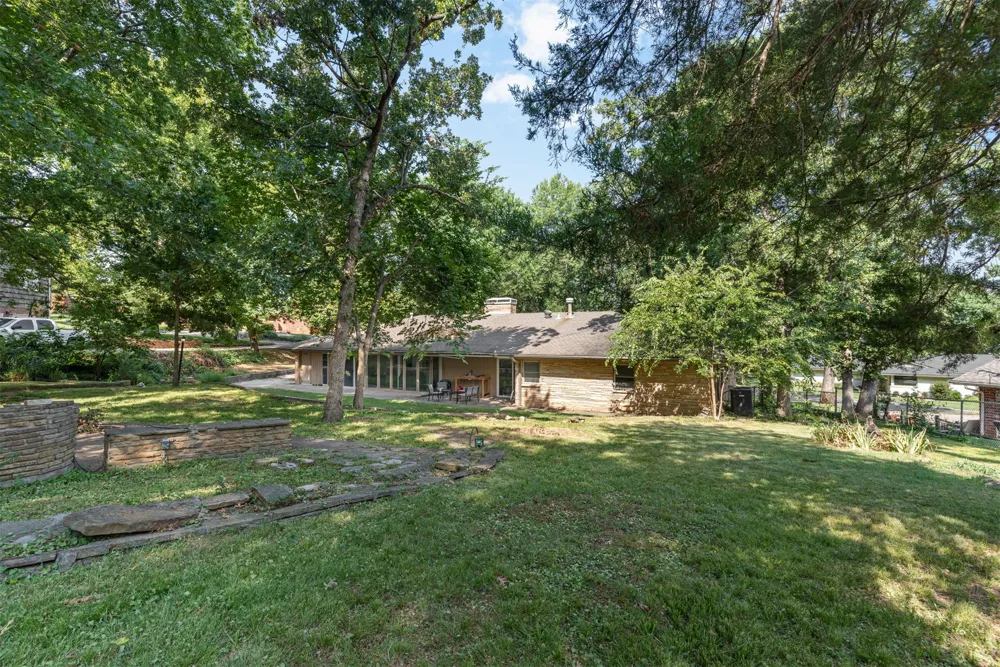 2210 Skyline Drive Bartlesville, OK 74006