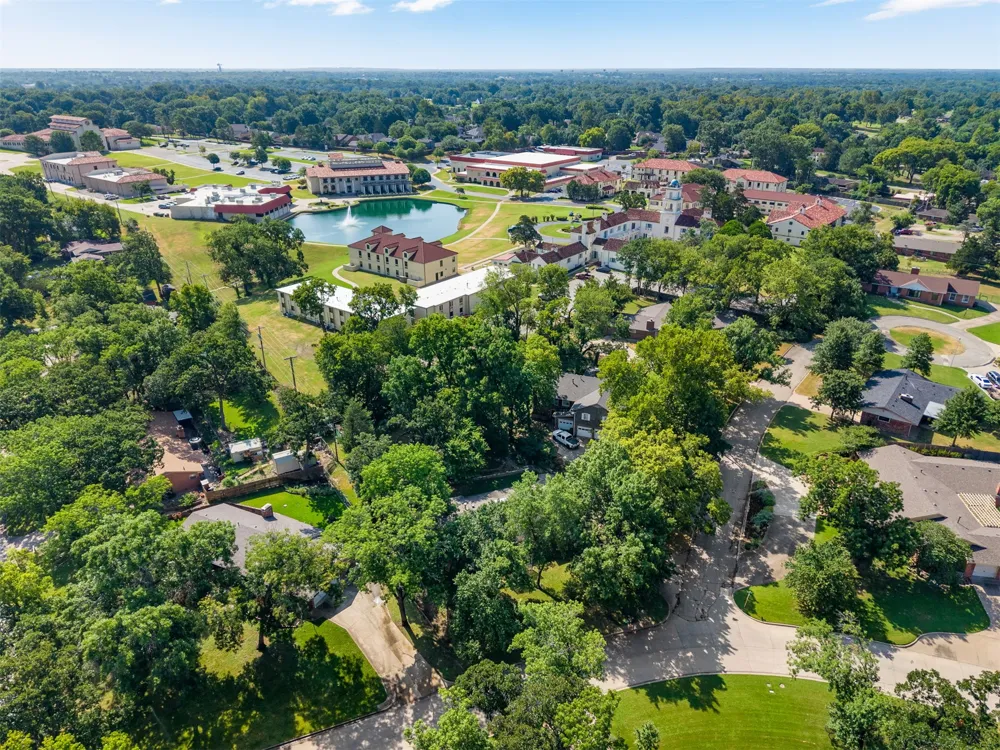 2210 Skyline Drive Bartlesville, OK 74006