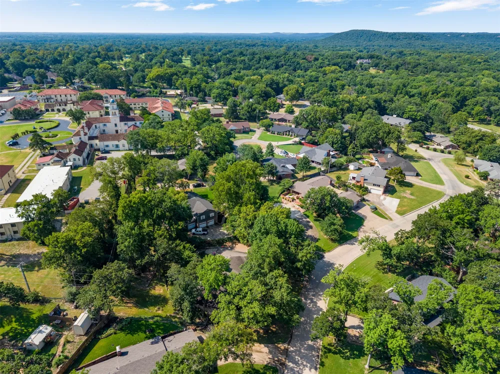 2210 Skyline Drive Bartlesville, OK 74006