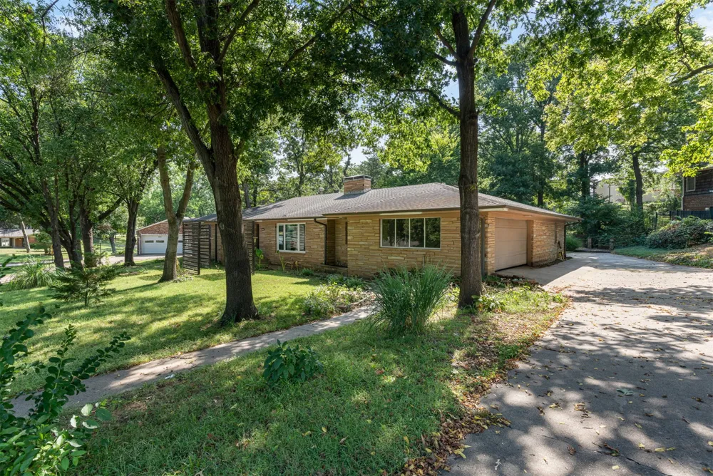 2210 Skyline Drive Bartlesville, OK 74006