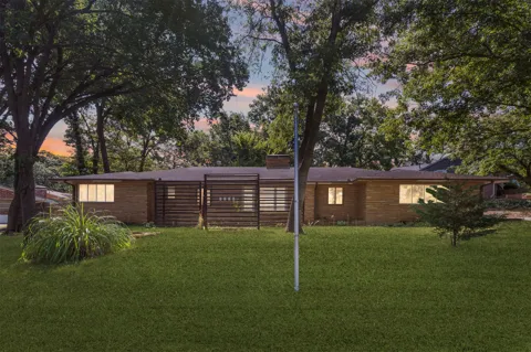 2210 Skyline Drive