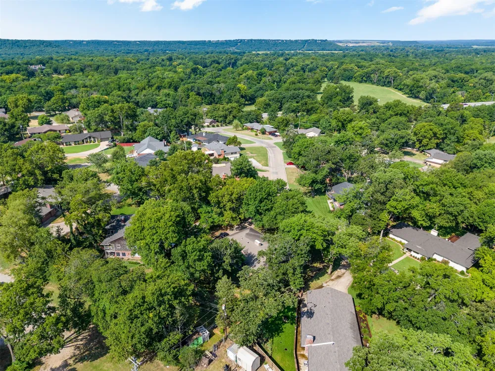 2210 Skyline Drive Bartlesville, OK 74006