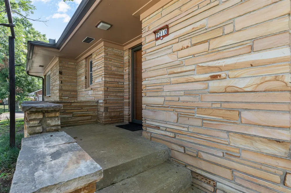2210 Skyline Drive Bartlesville, OK 74006