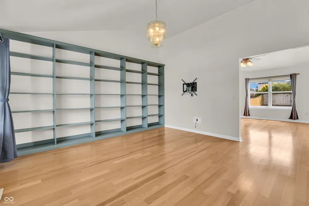 3096 Natasha Drive Bloomington, IN 47404