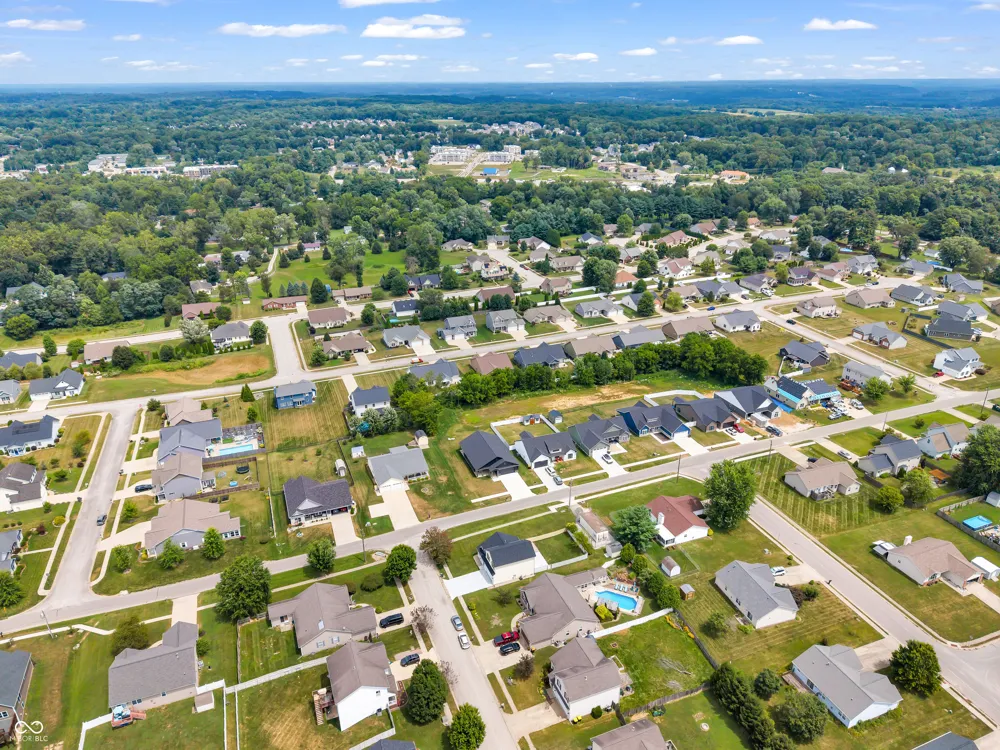 3096 Natasha Drive Bloomington, IN 47404