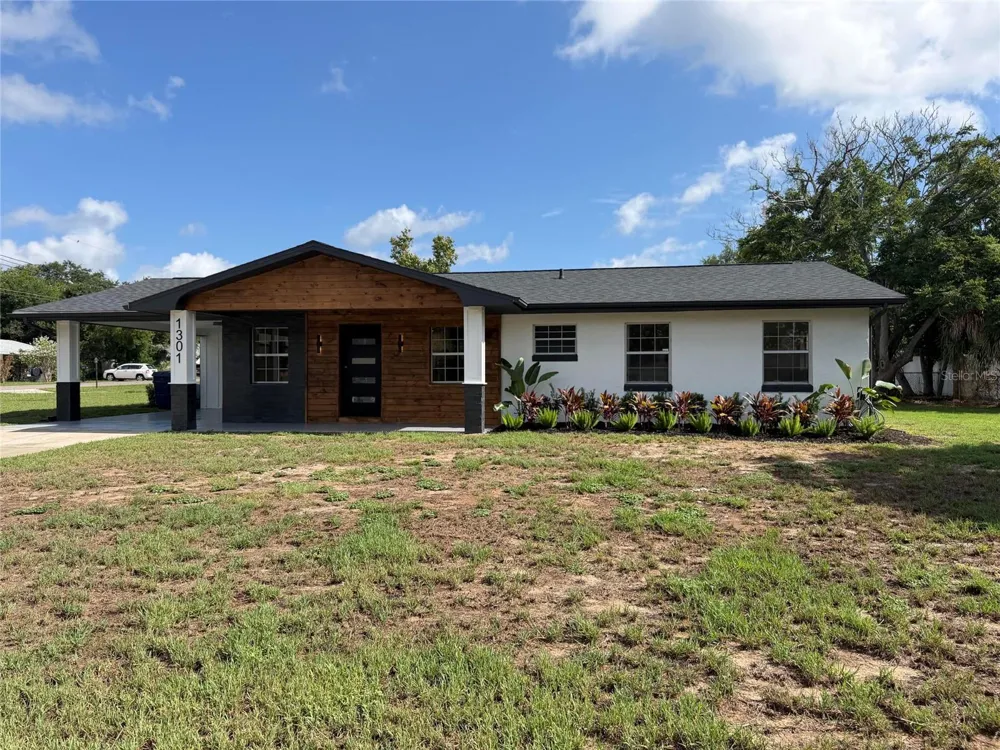 1301 NICHOLS DRIVE Tavares, FL 32778