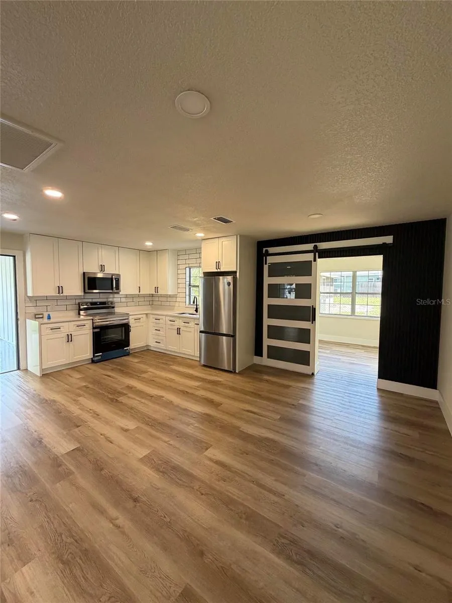 1301 NICHOLS DRIVE Tavares, FL 32778
