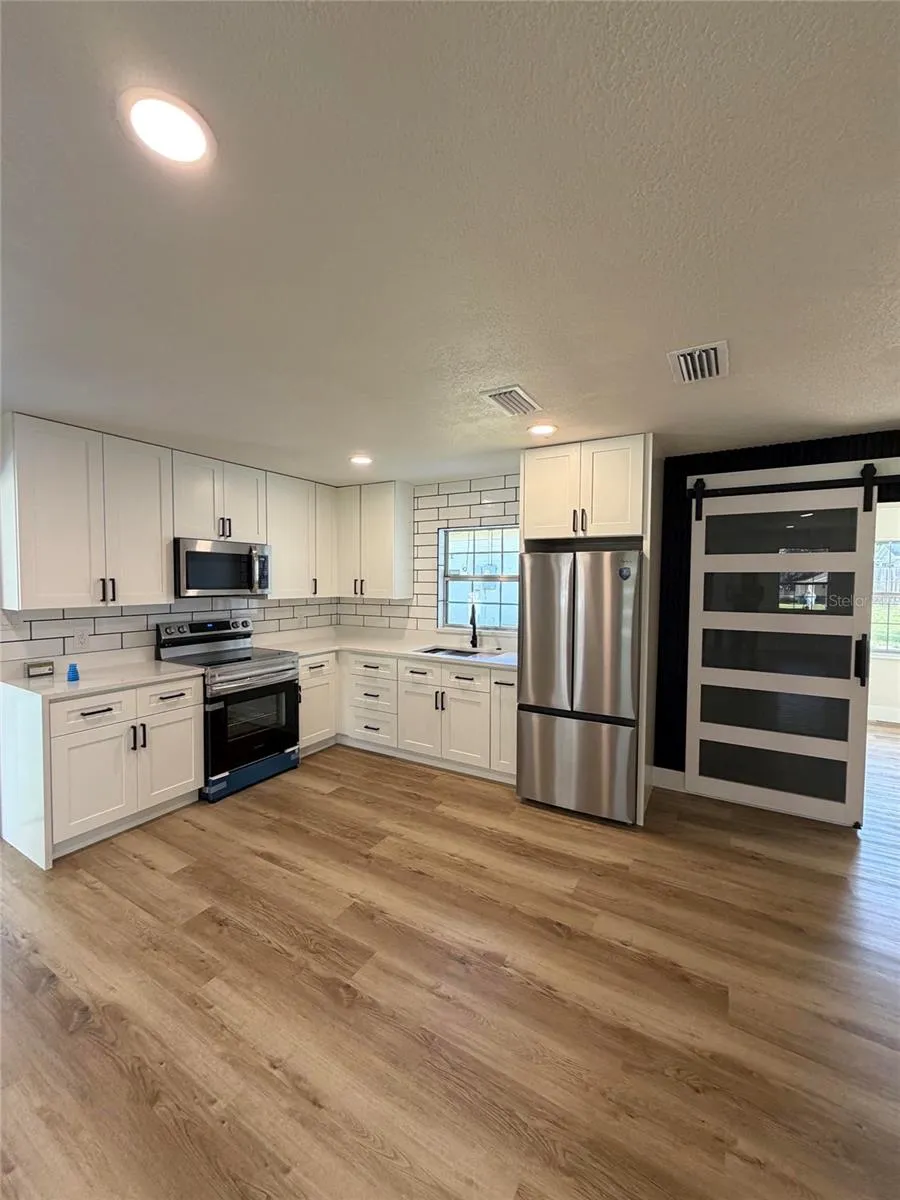 1301 NICHOLS DRIVE Tavares, FL 32778