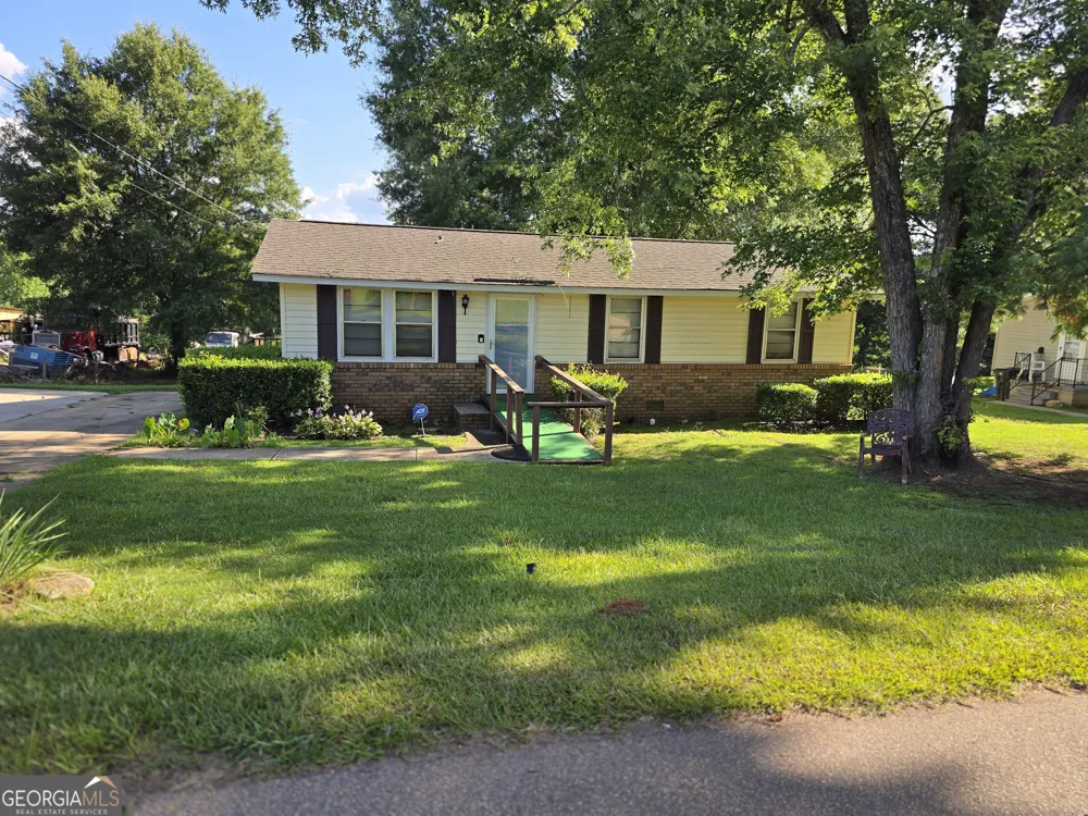 934 Clairmont AVE Comer, GA 30629