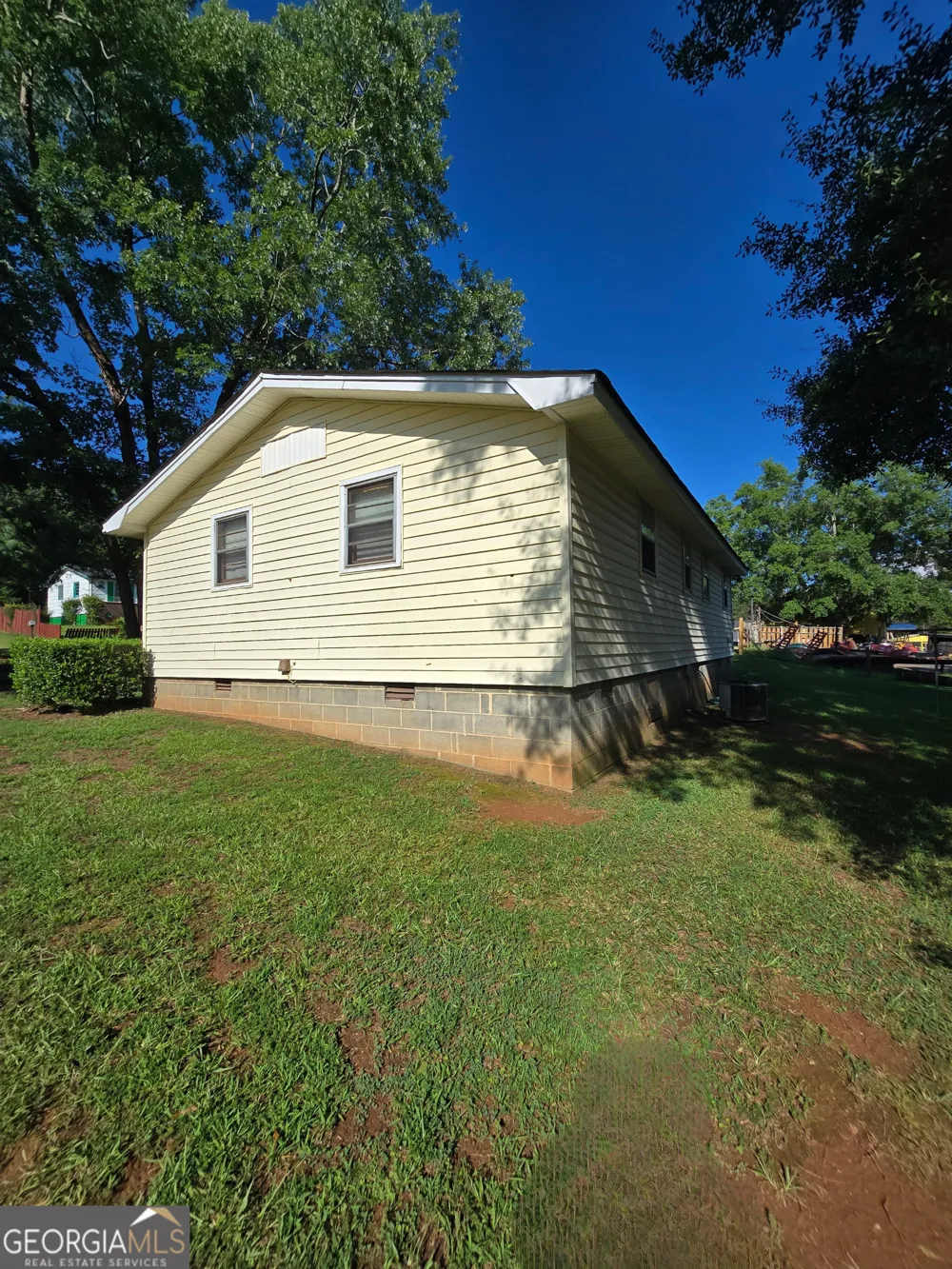 934 Clairmont AVE Comer, GA 30629