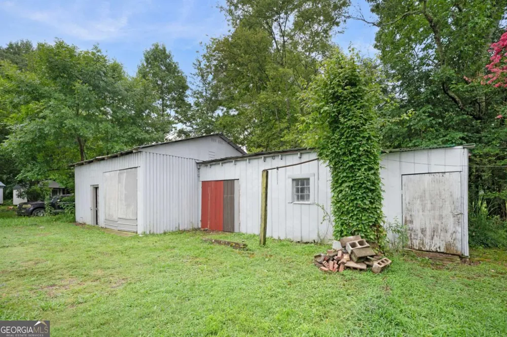154 County Line RD Plainville, GA 30733