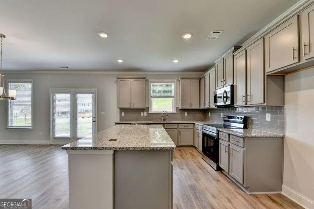 7309 Yewtree Drive WALK Flowery Branch, GA 30542
