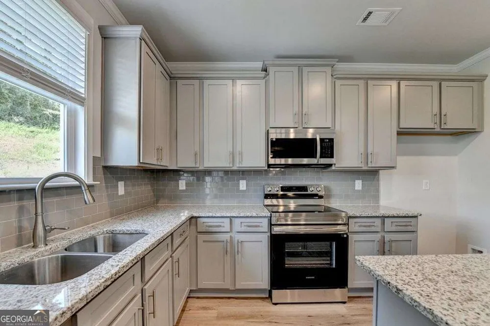 7309 Yewtree Drive WALK Flowery Branch, GA 30542