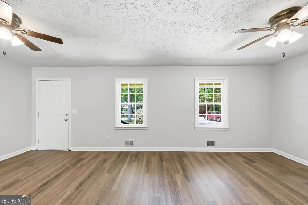 6556 Glenwood DR Douglasville, GA 30135