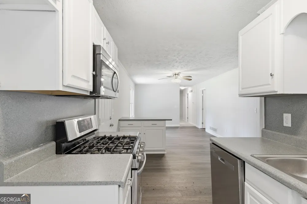 6556 Glenwood DR Douglasville, GA 30135