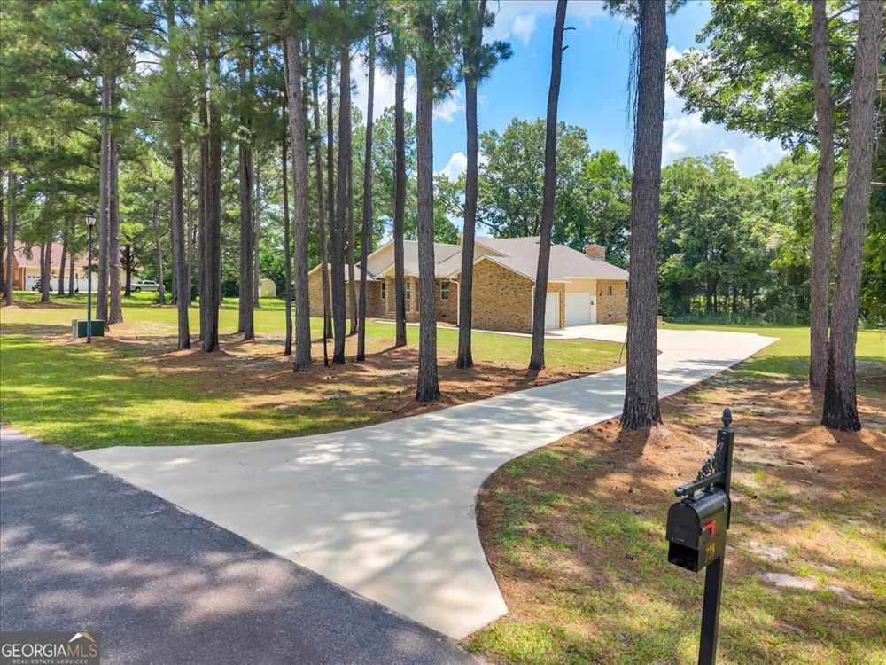 738 Sweet Magnolia CIR Dublin, GA 31021