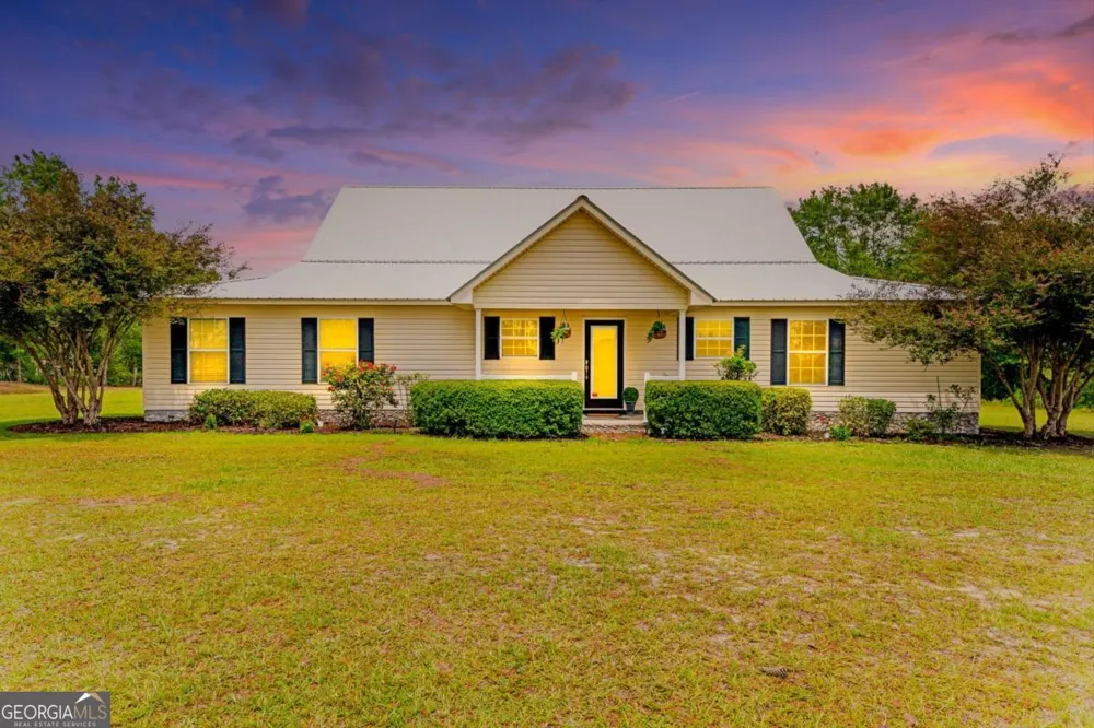 762 Old Mcleod Bridge RD Adrian, GA 31002