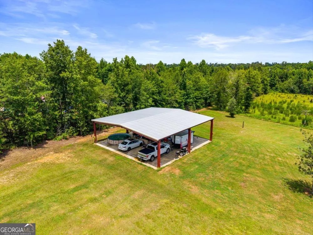 762 Old Mcleod Bridge RD Adrian, GA 31002