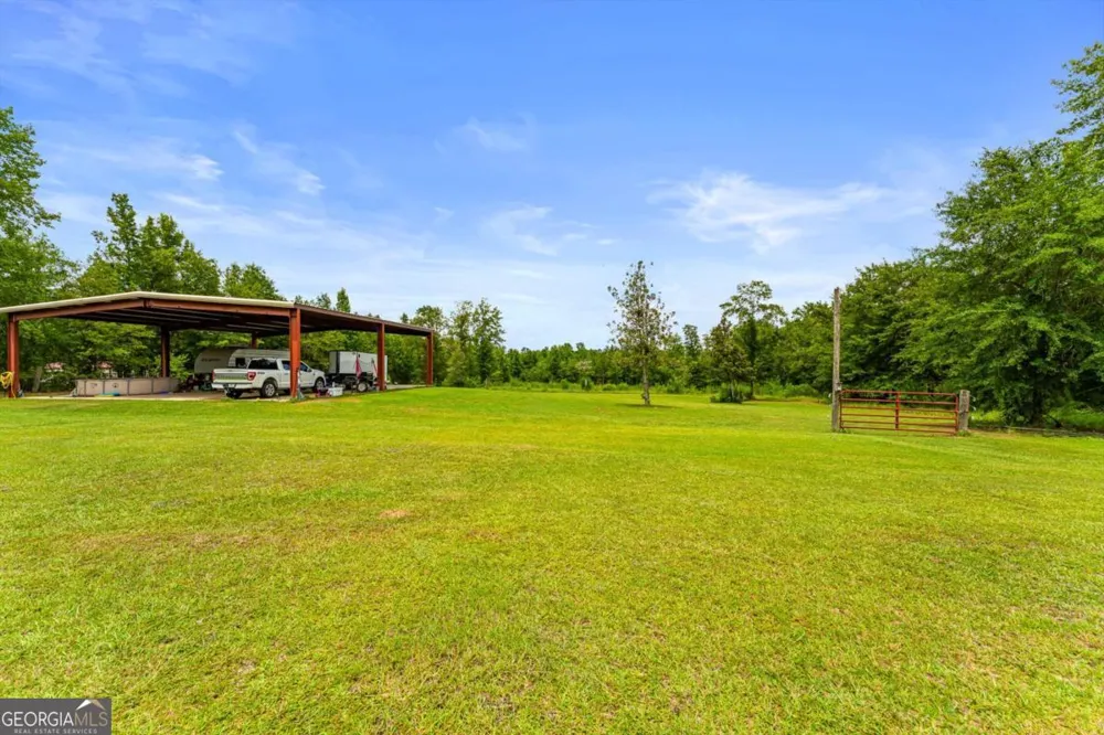 762 Old Mcleod Bridge RD Adrian, GA 31002