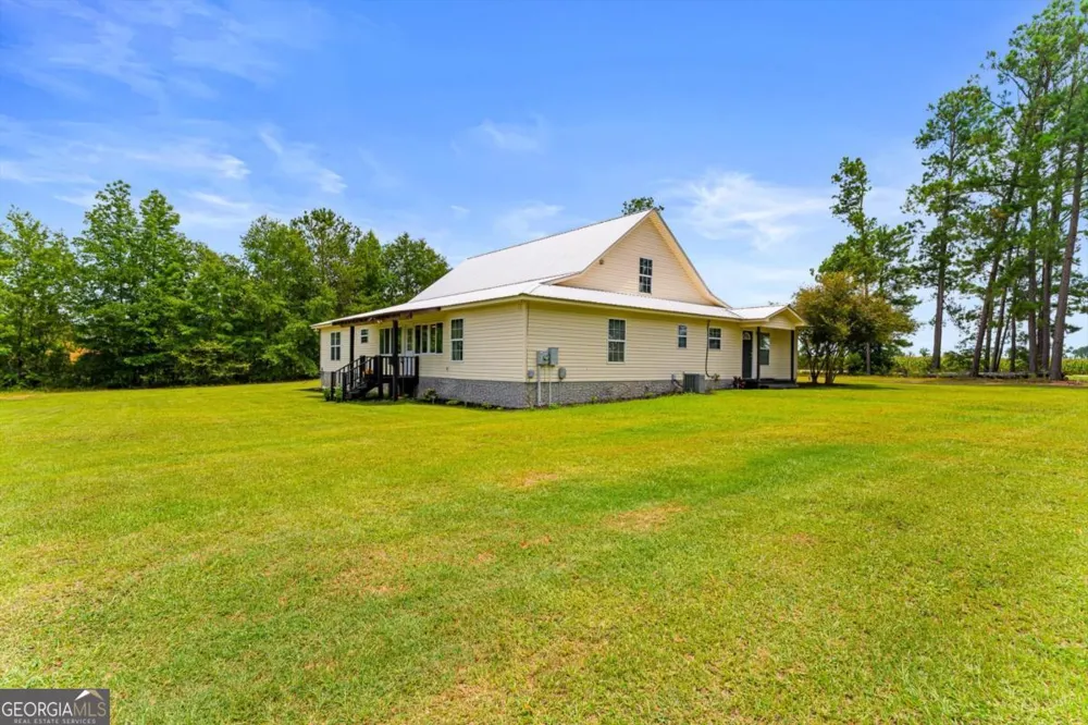 762 Old Mcleod Bridge RD Adrian, GA 31002