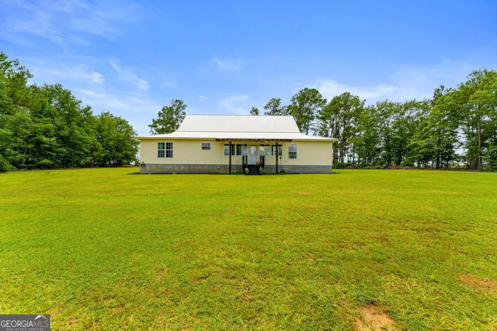 762 Old Mcleod Bridge RD Adrian, GA 31002