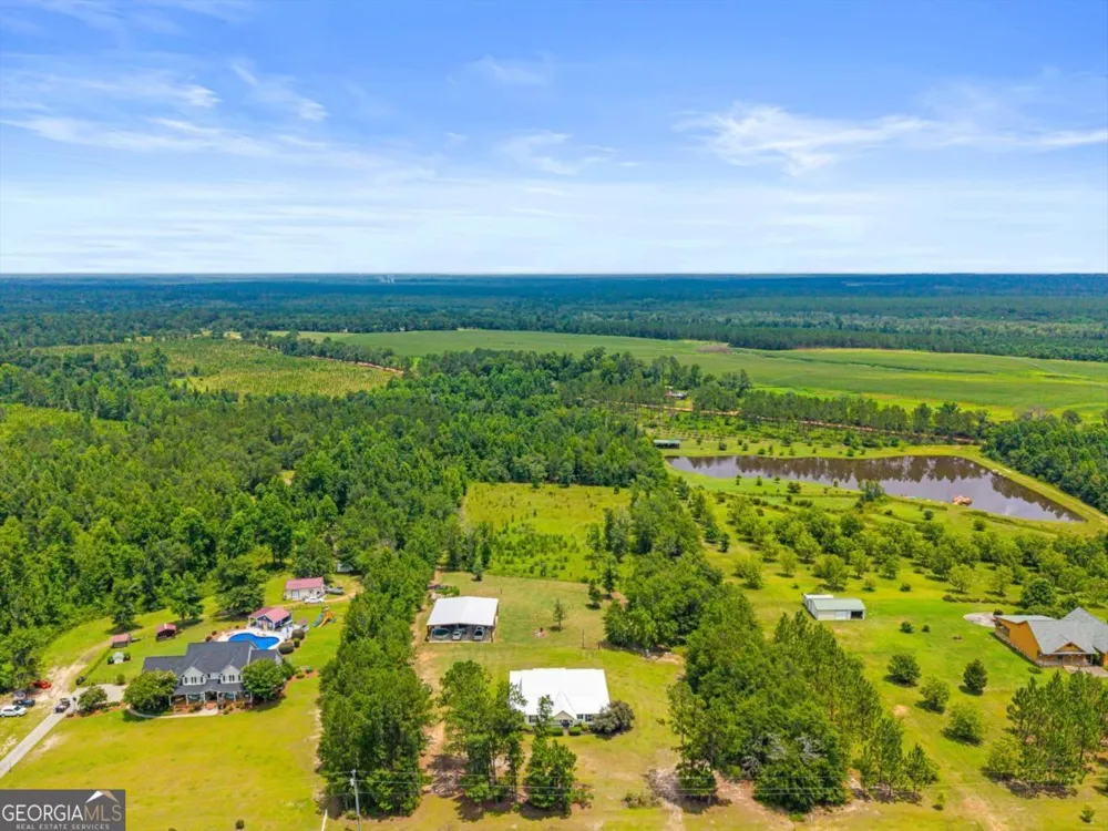762 Old Mcleod Bridge RD Adrian, GA 31002