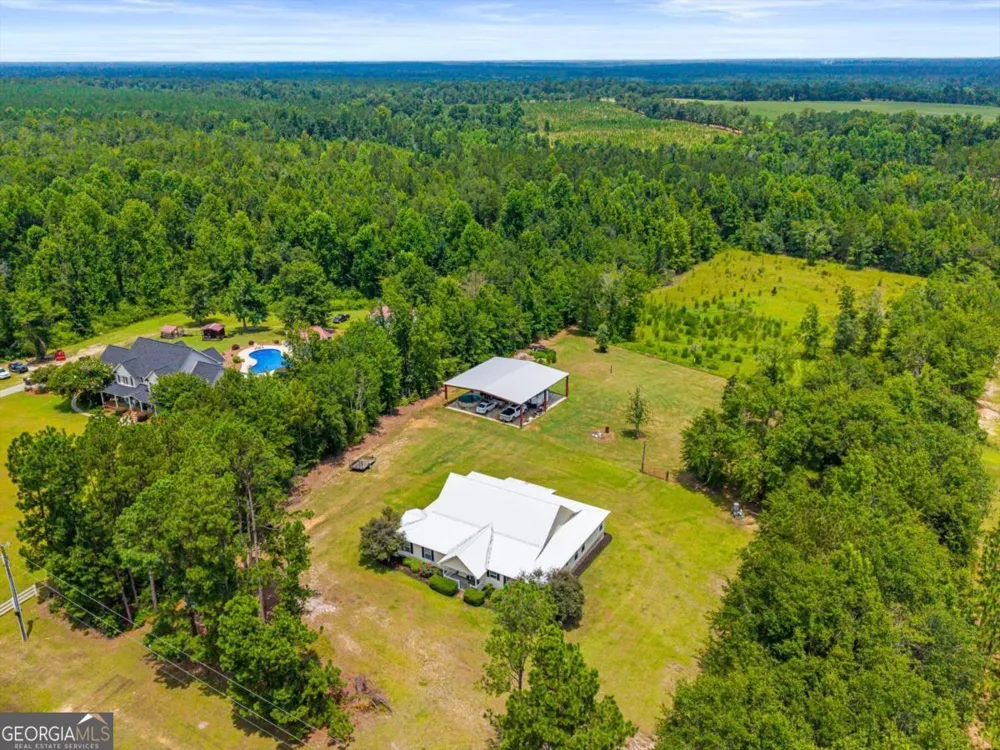 762 Old Mcleod Bridge RD Adrian, GA 31002