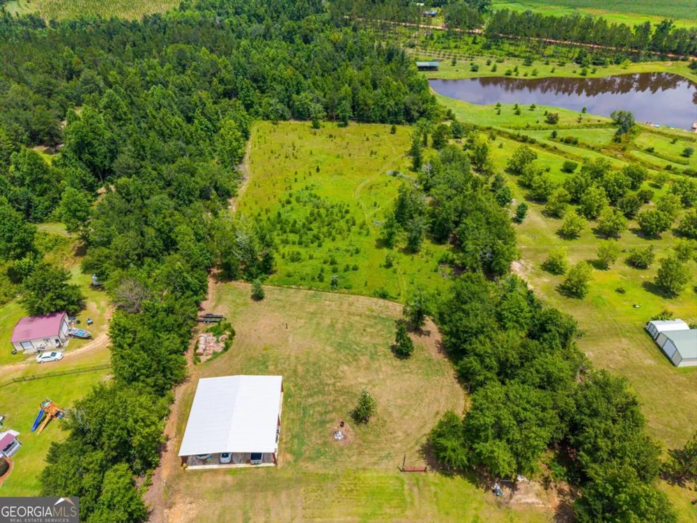 762 Old Mcleod Bridge RD Adrian, GA 31002