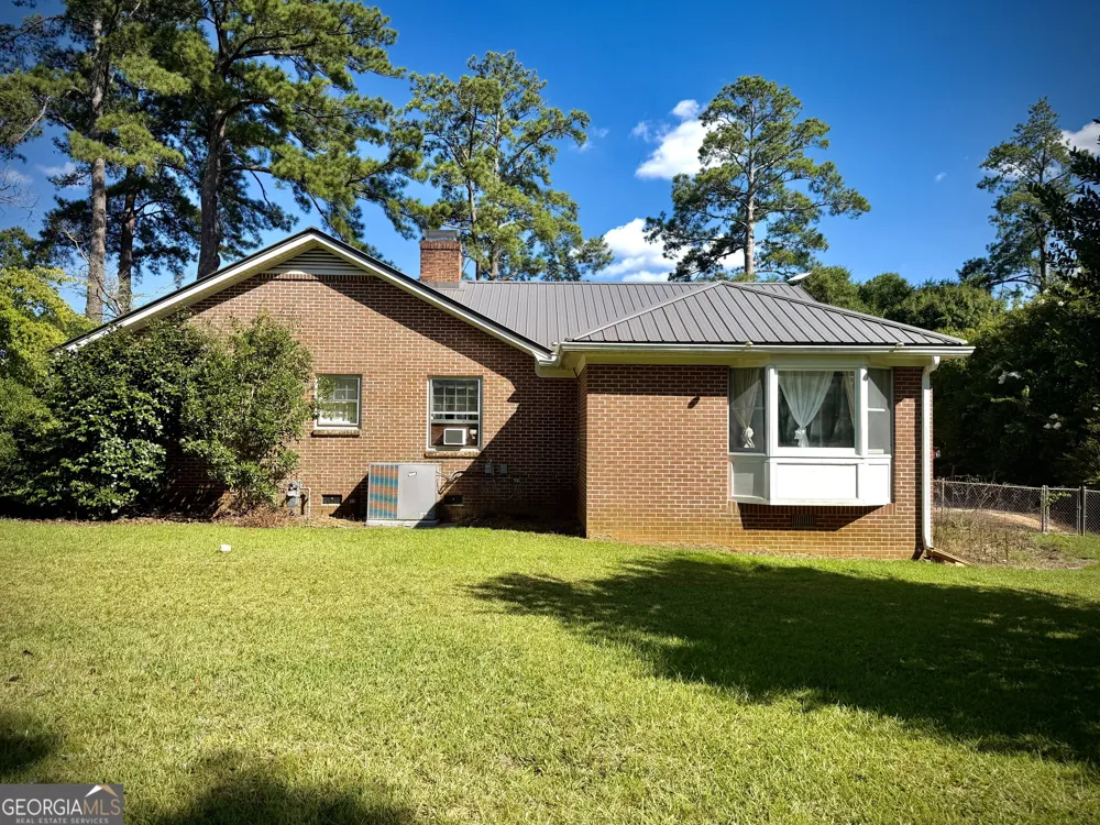 290 Virginia CIR Jeffersonville, GA 31044