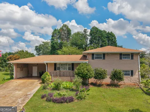 2026 Pinecrest DR