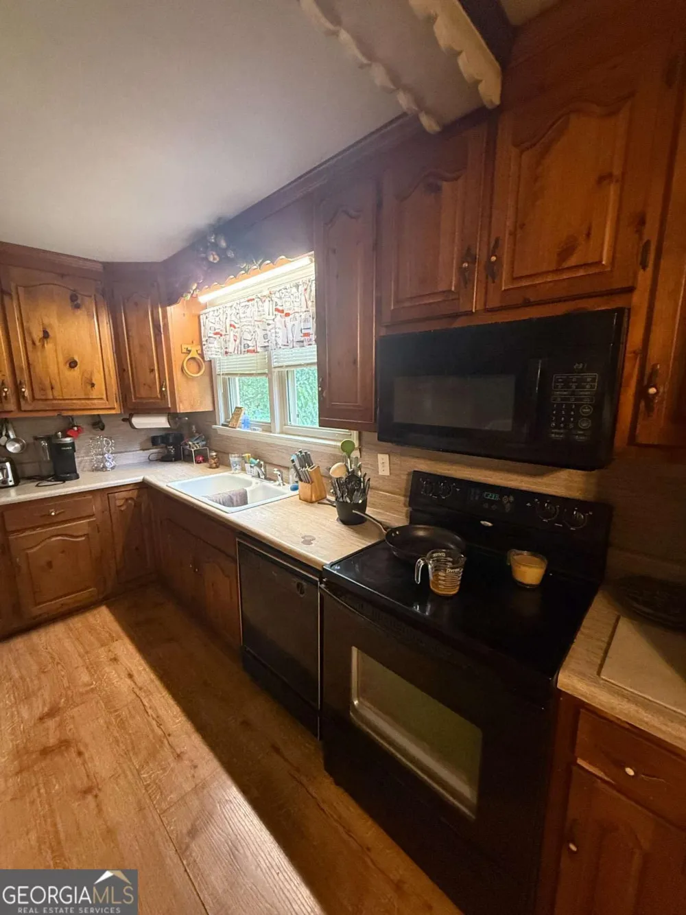 15 Clem Lowell RD Carrollton, GA 30116