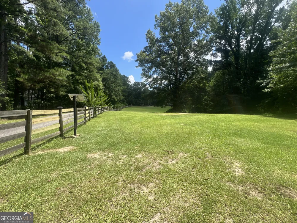 385 Minix RD Sharpsburg, GA 30277