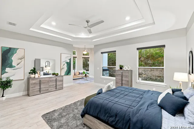 1101 Montecito Bulverde, TX 78163