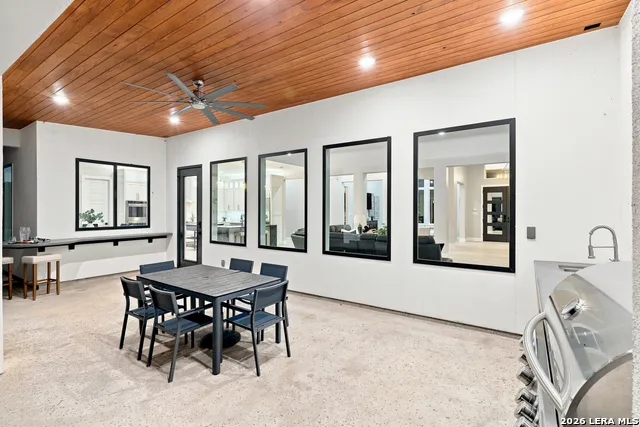 1101 Montecito Bulverde, TX 78163