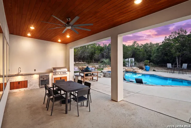 1101 Montecito Bulverde, TX 78163