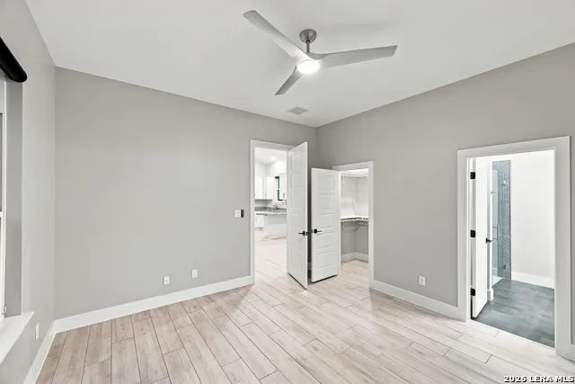 1101 Montecito Bulverde, TX 78163