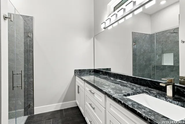 1101 Montecito Bulverde, TX 78163