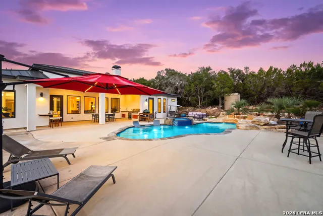 1101 Montecito Bulverde, TX 78163