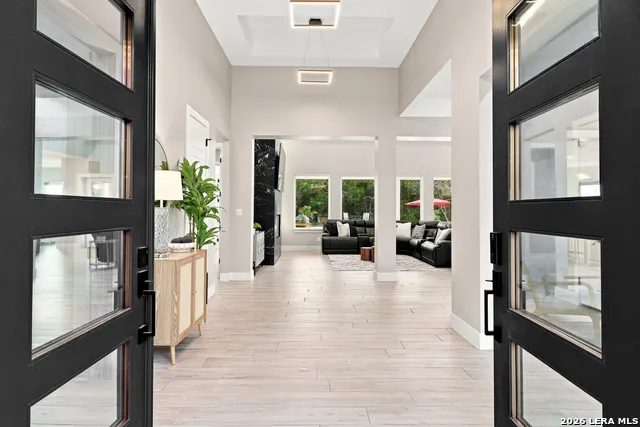 1101 Montecito Bulverde, TX 78163
